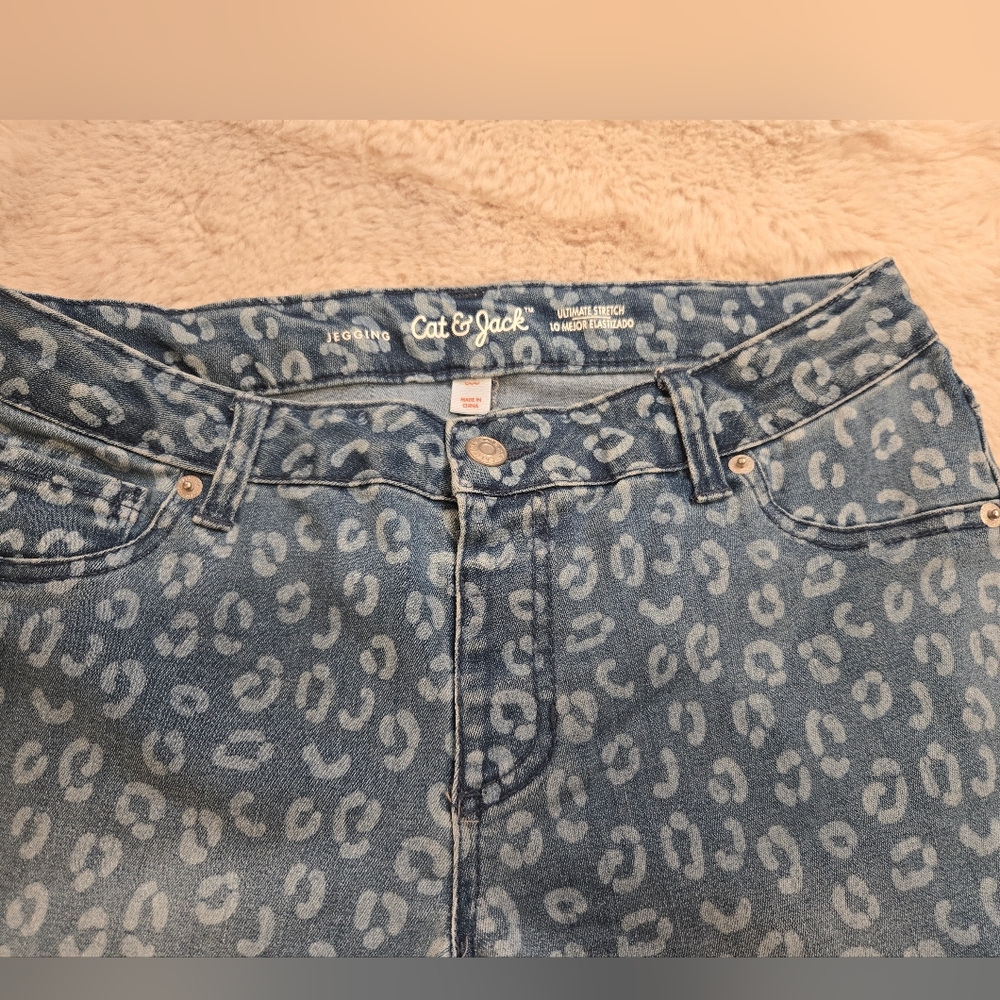 Leopard Jeans - Picture 3 of 6